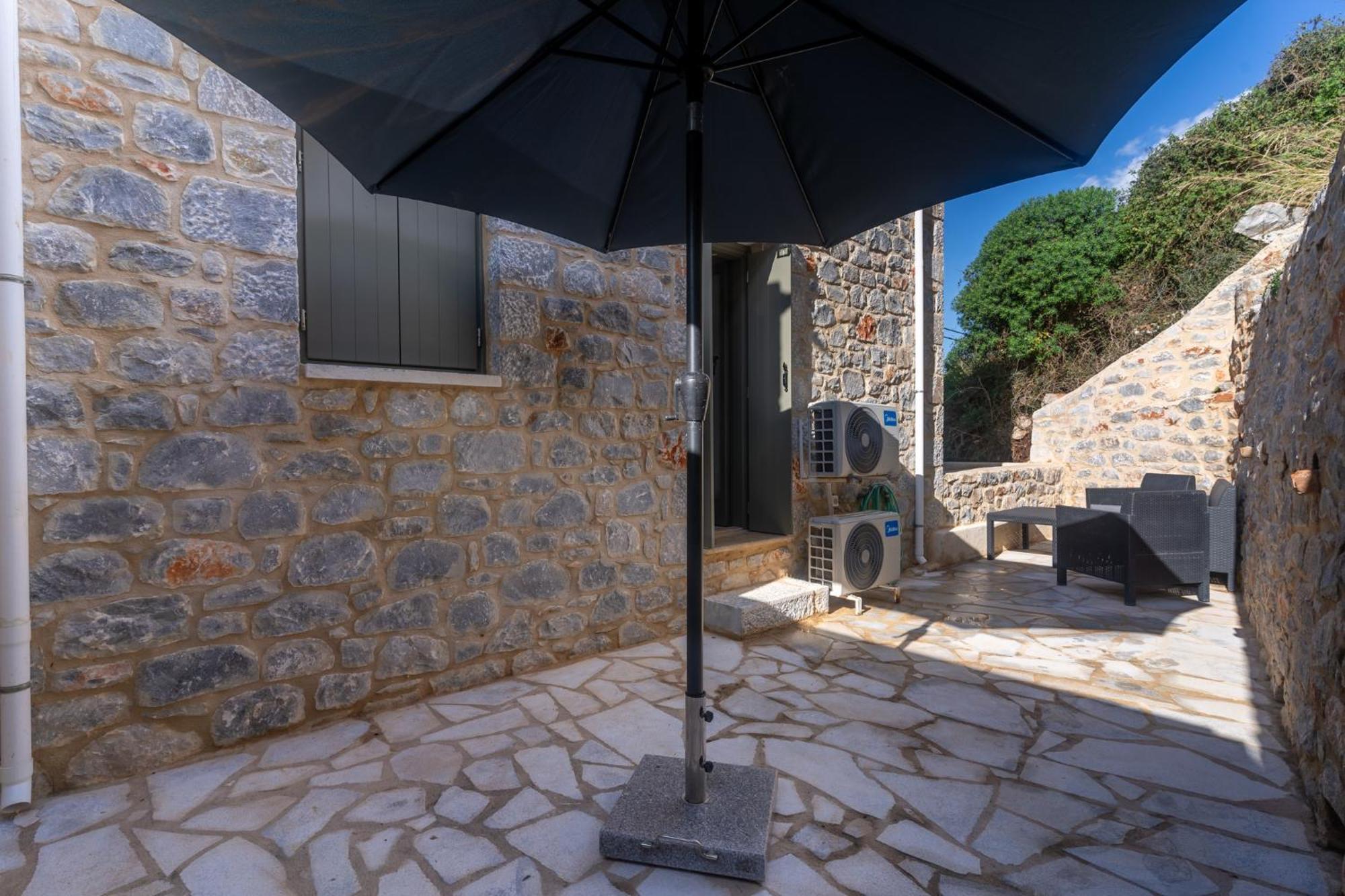 Vina'S Stone House Villa ลีเมนี ภายนอก รูปภาพ
