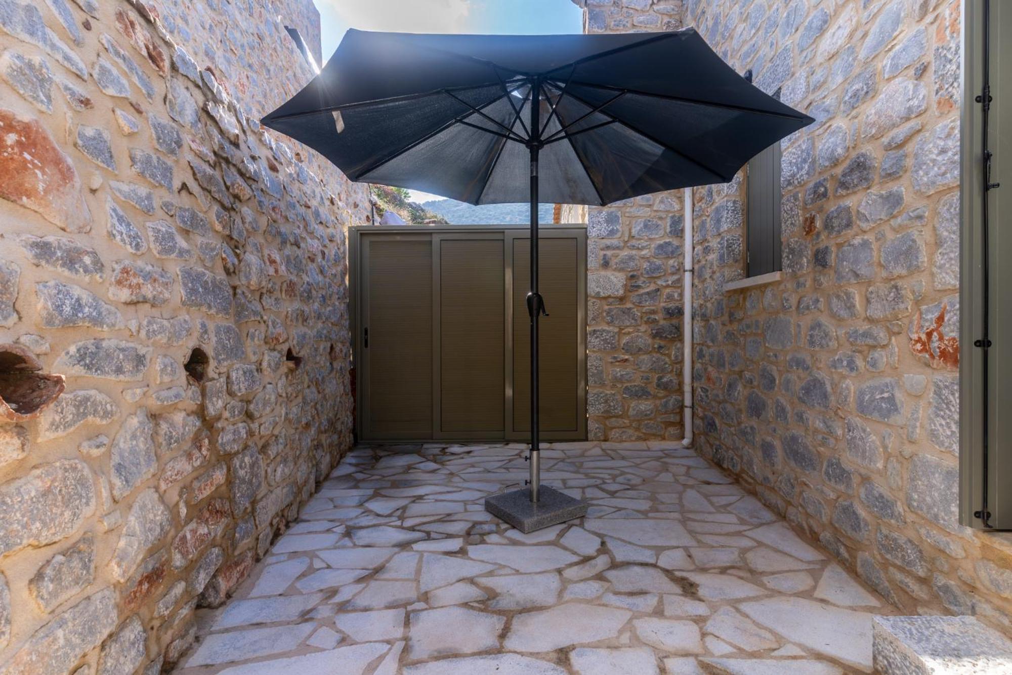 Vina'S Stone House Villa ลีเมนี ภายนอก รูปภาพ